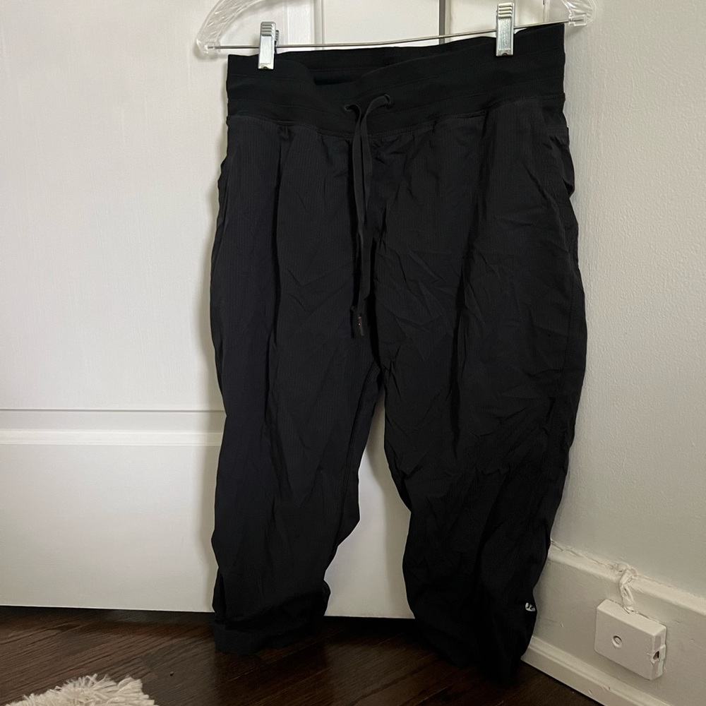 Women’s Lululemon Dance Studio Mid-Rise Cropped Pant